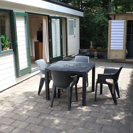 Sfeervolle Chalet Met Terras, H14 De Veldkamp, Epe, Voor 4 Personen Villa Ngoại thất bức ảnh