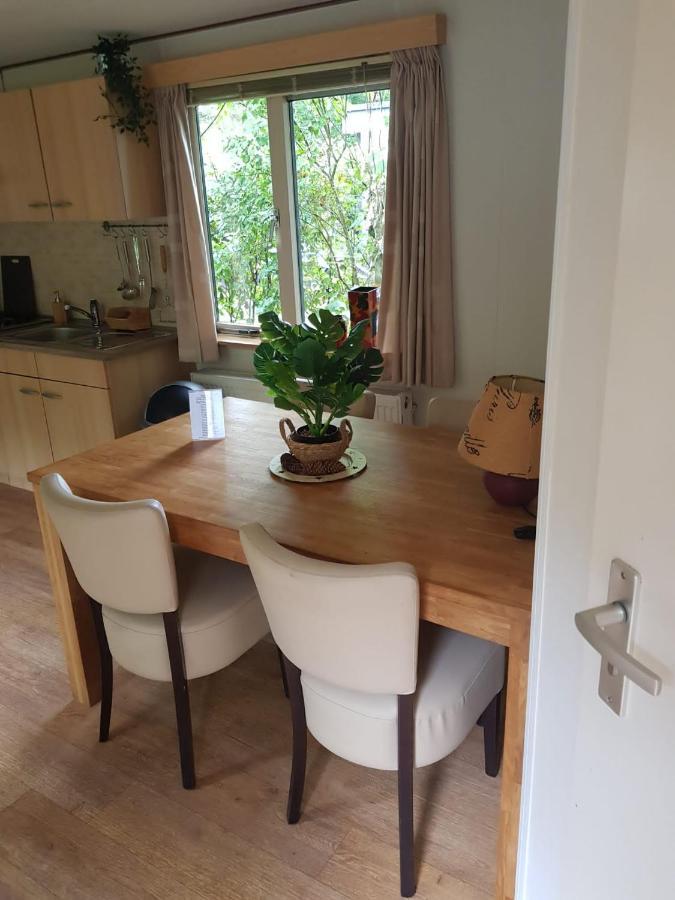 Sfeervolle Chalet Met Terras, H14 De Veldkamp, Epe, Voor 4 Personen Villa Ngoại thất bức ảnh